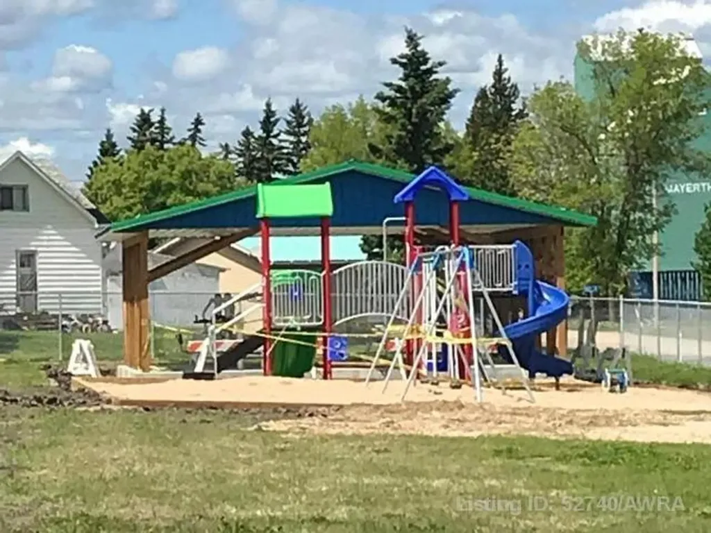 13 Park Avenue (48 Ave) Mayerthorpe AB T0E 1N0