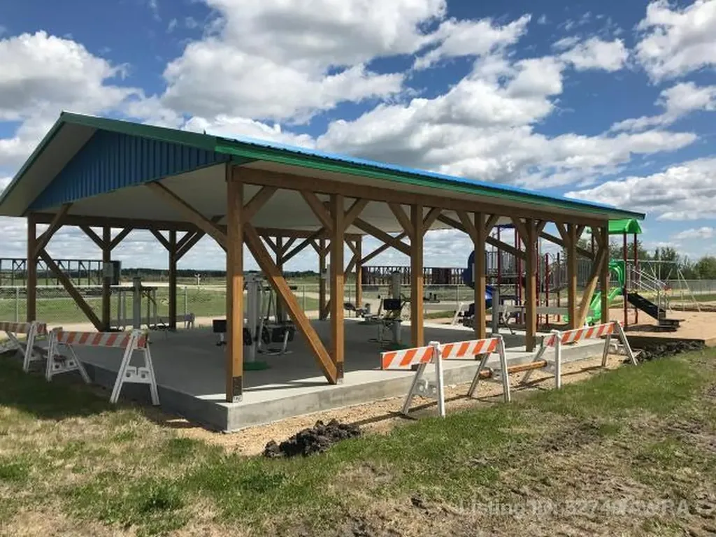 13 Park Avenue (48 Ave) Mayerthorpe AB T0E 1N0
