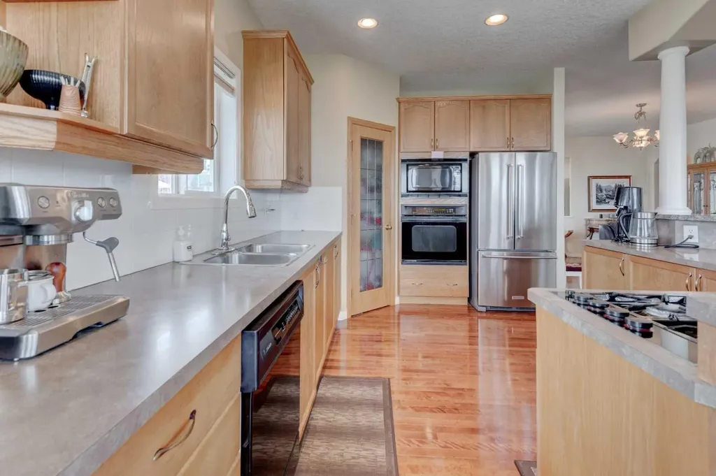 49 Arbour Crest Heights NW Calgary AB T3G 5A3