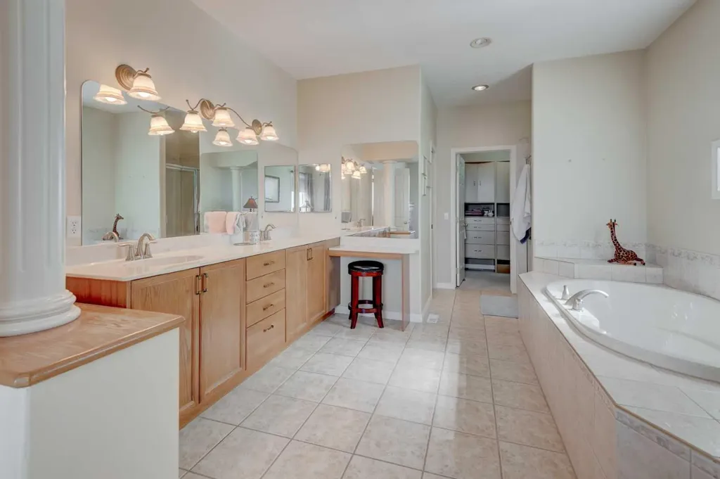 49 Arbour Crest Heights NW Calgary AB T3G 5A3