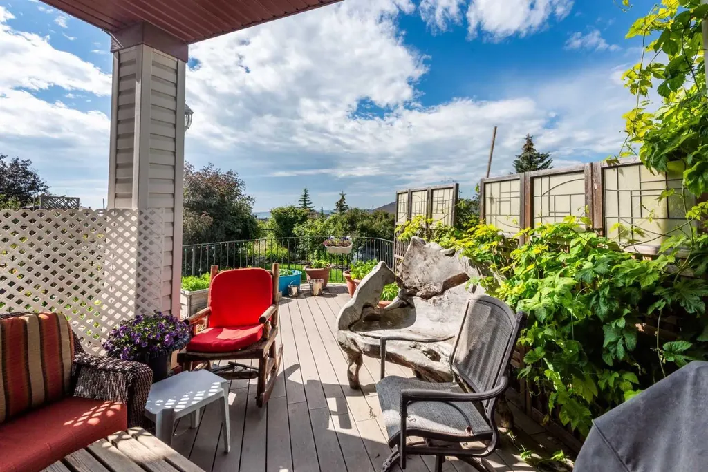 49 Arbour Crest Heights NW Calgary AB T3G 5A3