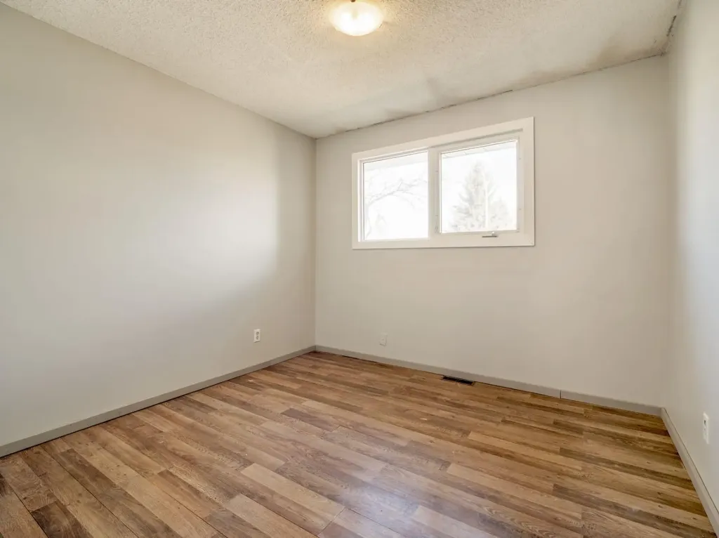 450 4 Avenue E Cardston AB T0K 0K0