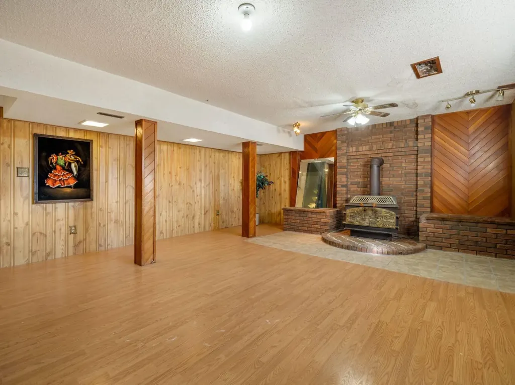 450 4 Avenue E Cardston AB T0K 0K0