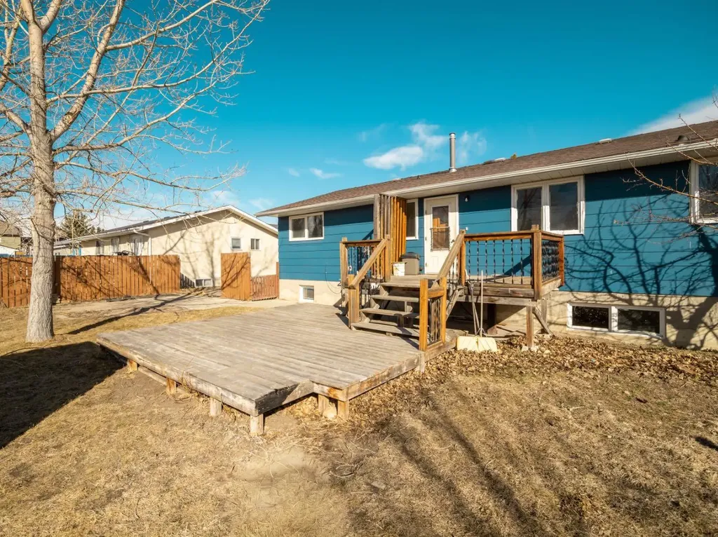 450 4 Avenue E Cardston AB T0K 0K0