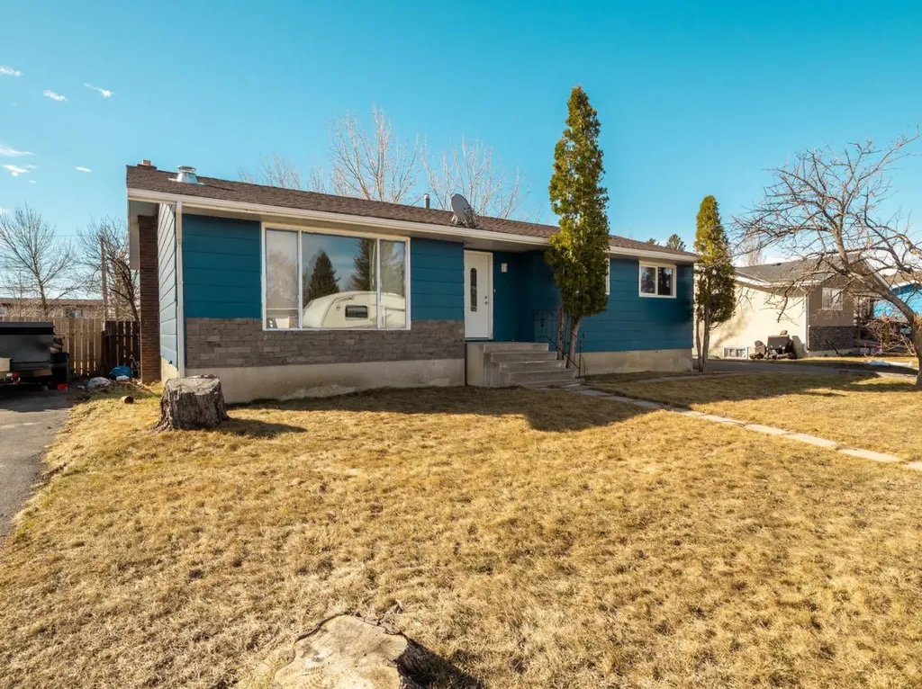 450 4 Avenue E Cardston AB T0K 0K0