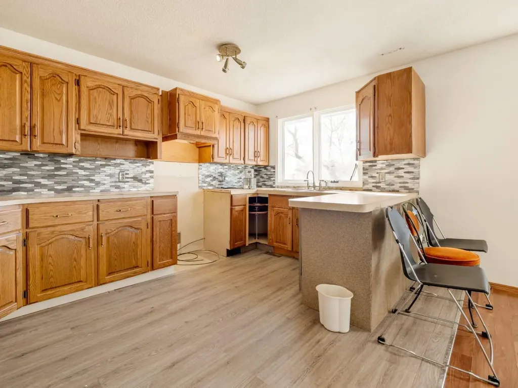 450 4 Avenue E Cardston AB T0K 0K0