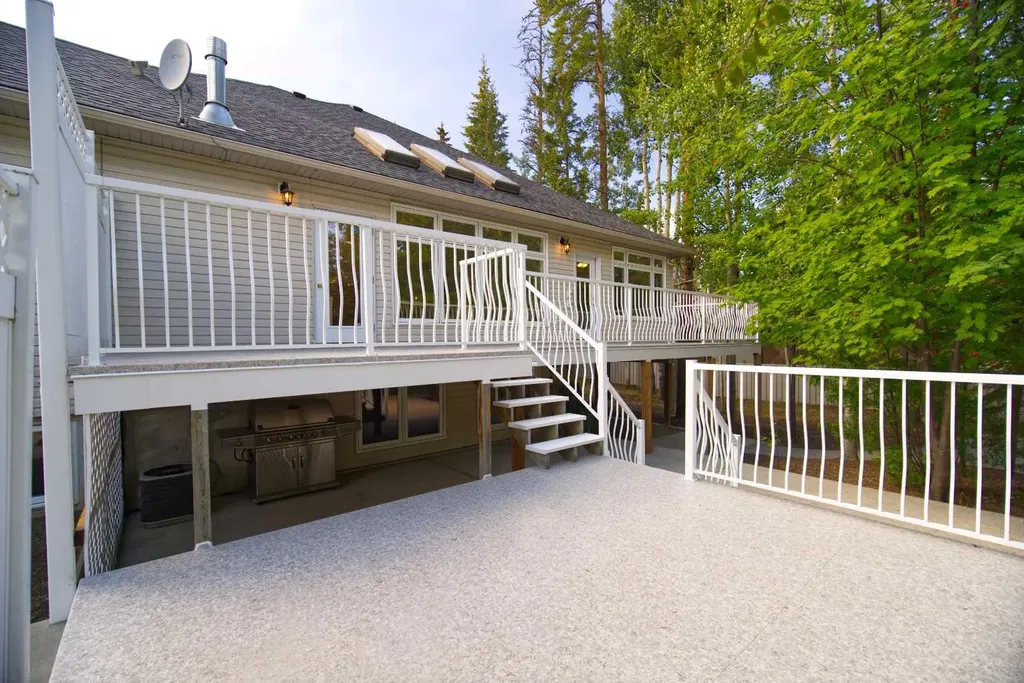 30 Ravine Drive Whitecourt AB T7S 1H5