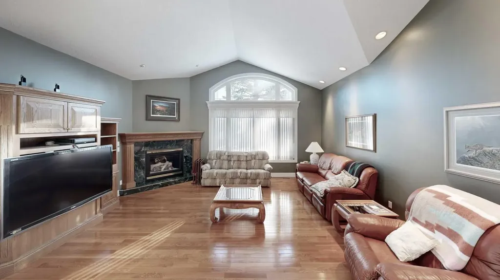30 Ravine Drive Whitecourt AB T7S 1H5