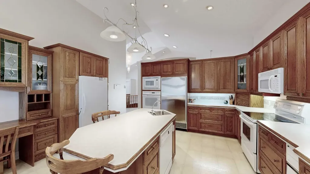 30 Ravine Drive Whitecourt AB T7S 1H5