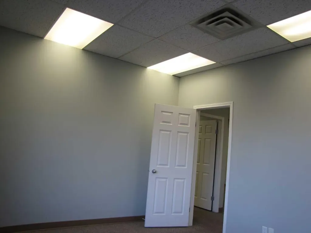 4924 48 Avenue Innisfail AB T4G 1N7