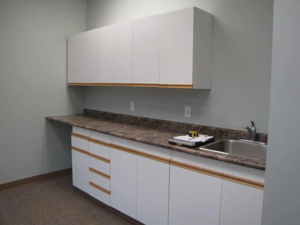 4924 48 Avenue Innisfail AB T4G 1N7