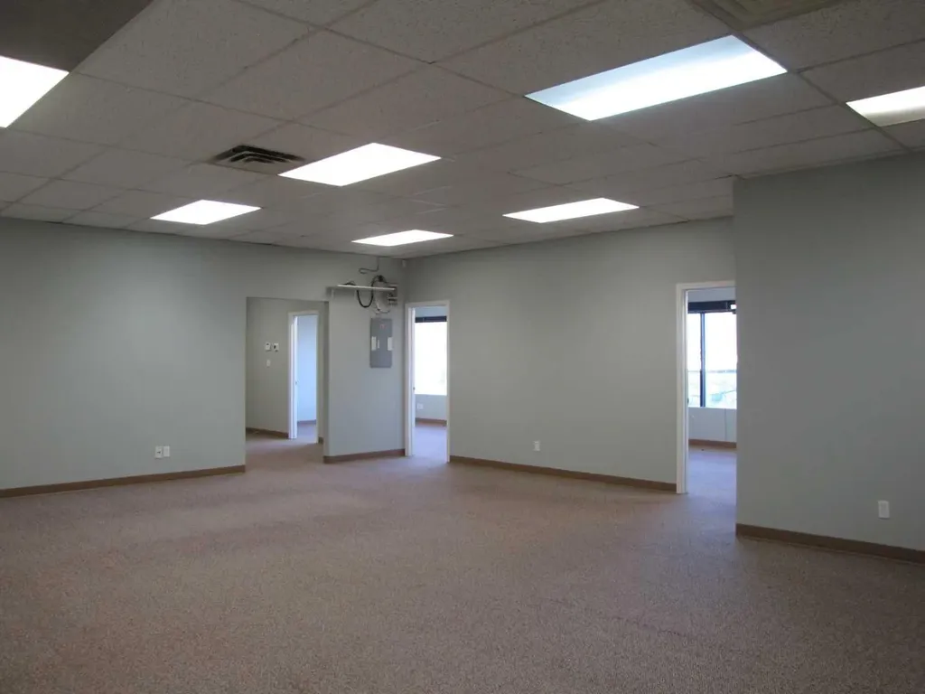 4924 48 Avenue Innisfail AB T4G 1N7