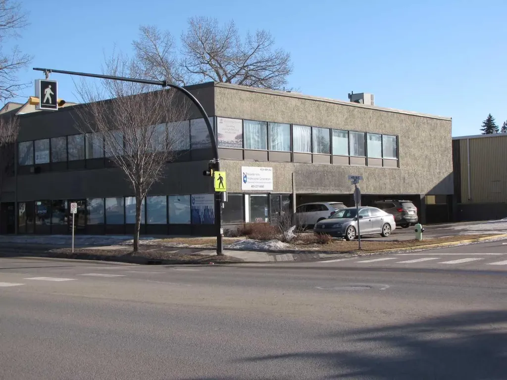 4924 48 Avenue Innisfail AB T4G 1N7