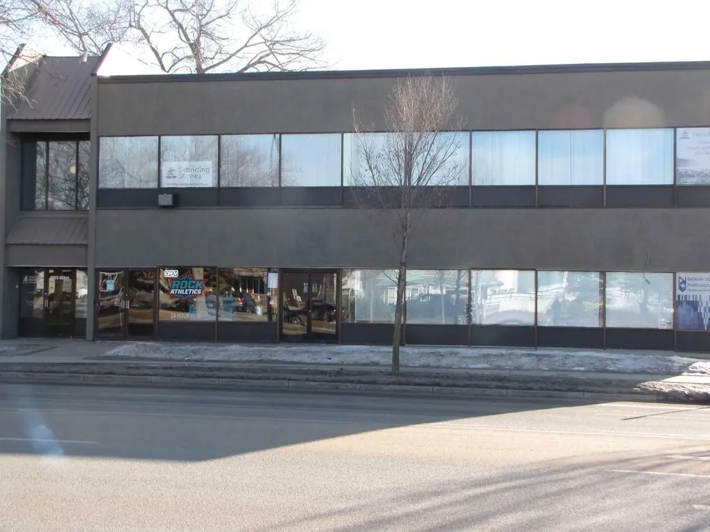 4924 48 Avenue Innisfail AB T4G 1N7