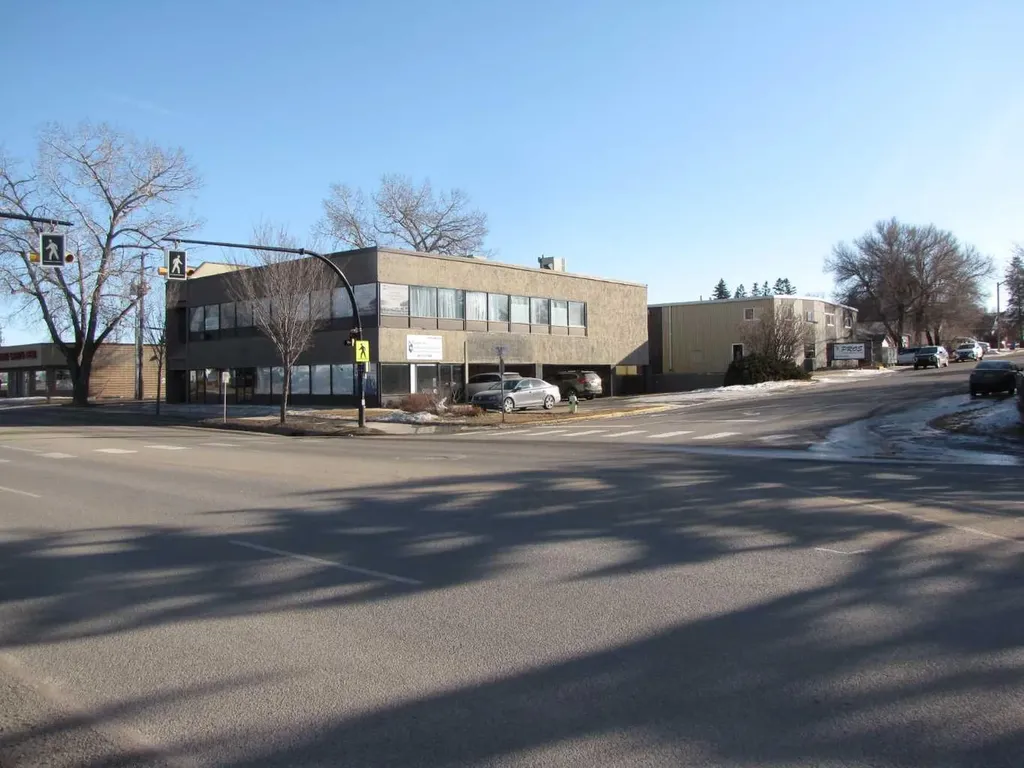 4924 48 Avenue Innisfail AB T4G 1N7