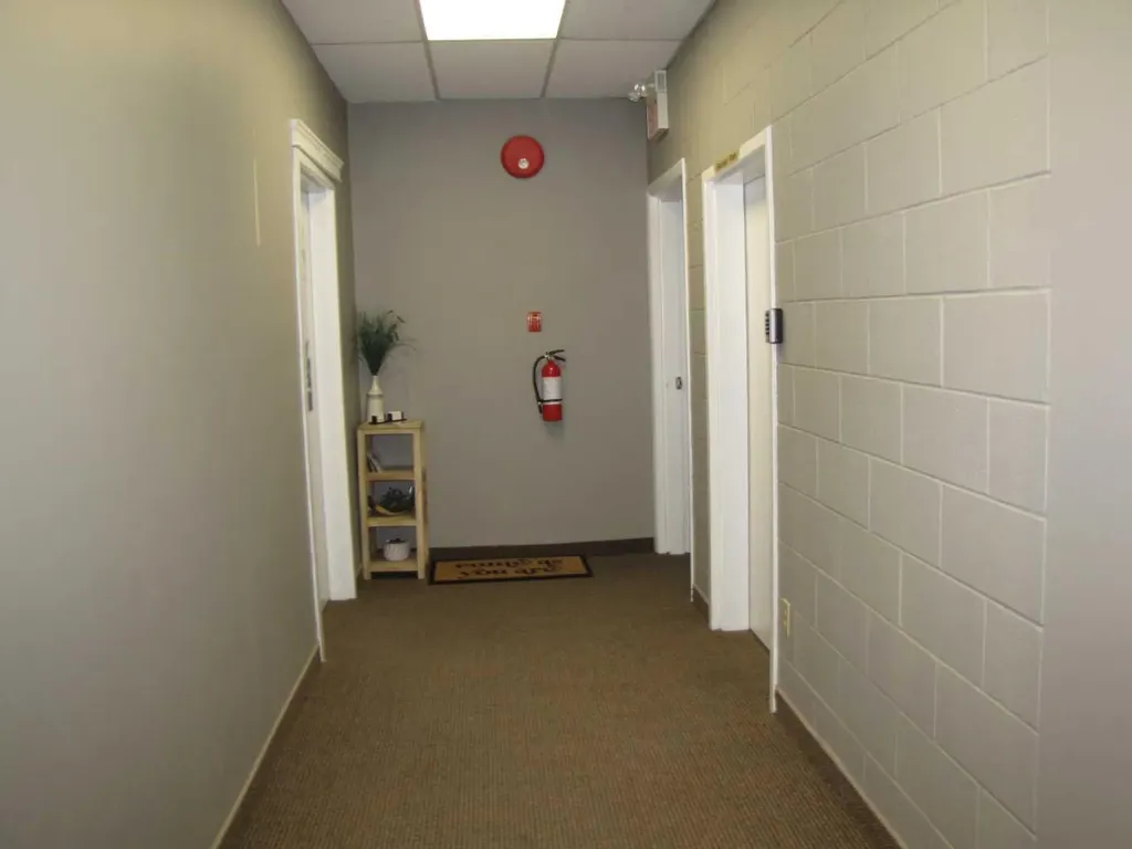 4924 48 Avenue Innisfail AB T4G 1N7