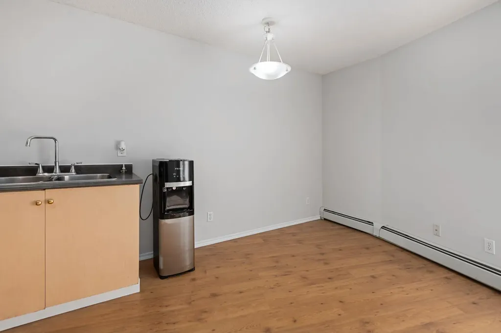 1620 70 Street SE Calgary AB T2A 7Z2