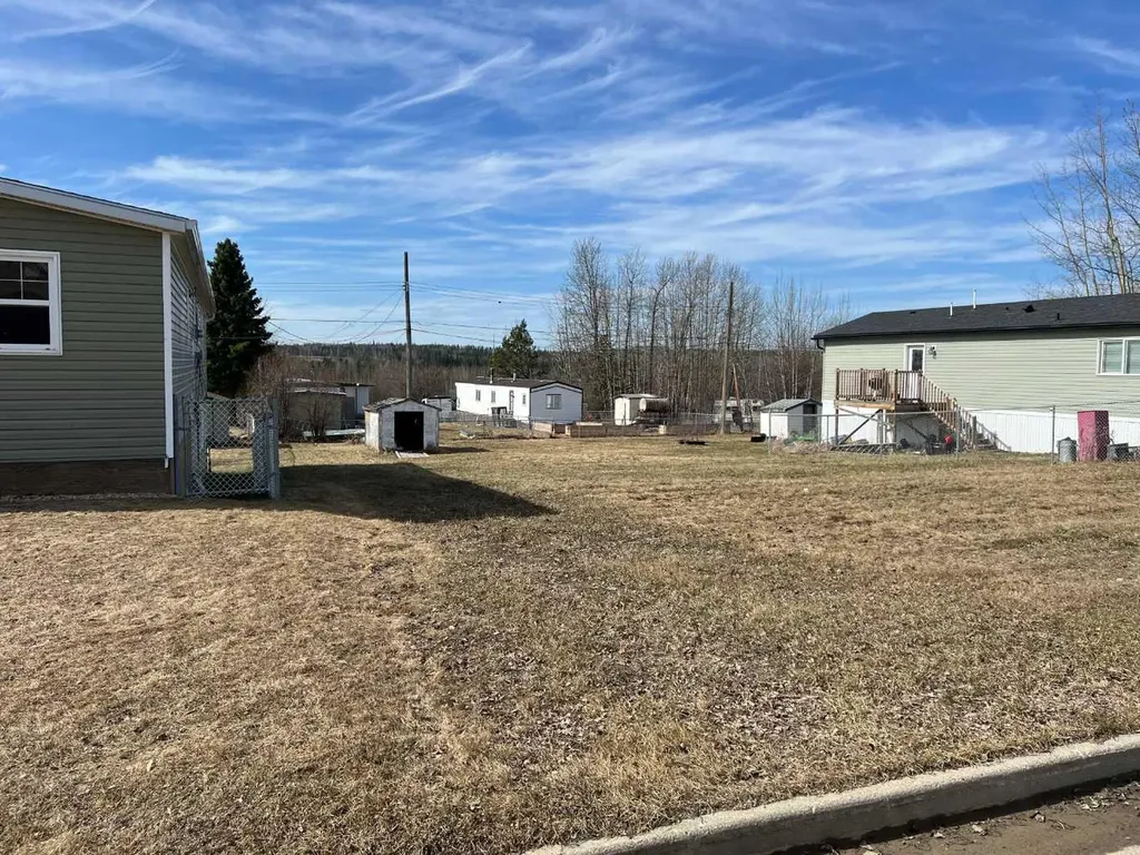 527 3 Avenue Fox Creek AB T0H 1P0