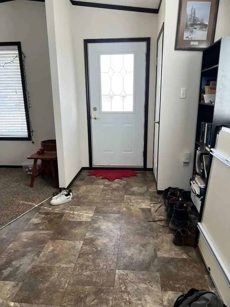 527 3 Avenue Fox Creek AB T0H 1P0
