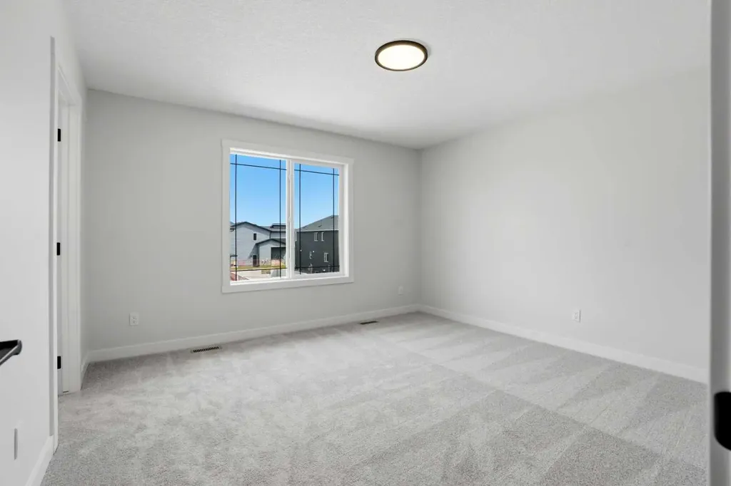 581 Clearwater Heath Chestermere AB T1X 3A5