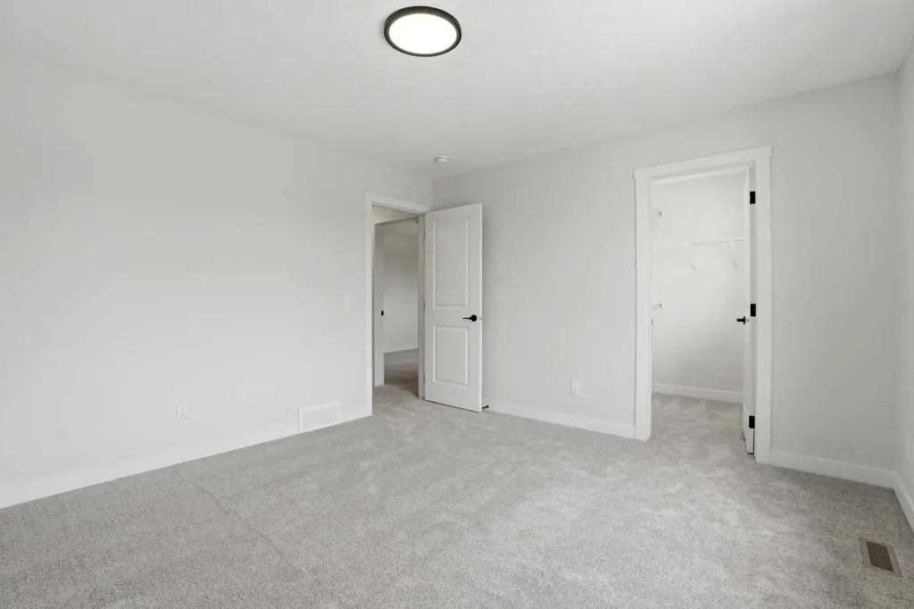 581 Clearwater Heath Chestermere AB T1X 3A5