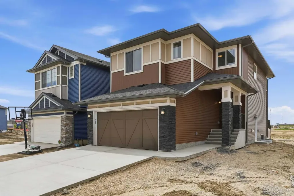 581 Clearwater Heath Chestermere AB T1X 3A5