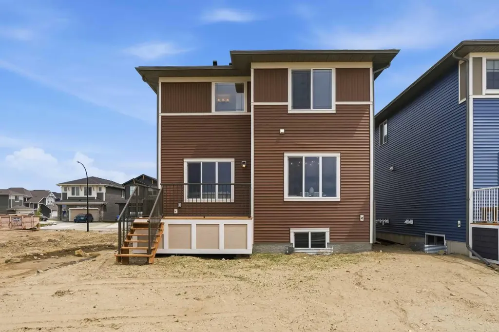 581 Clearwater Heath Chestermere AB T1X 3A5