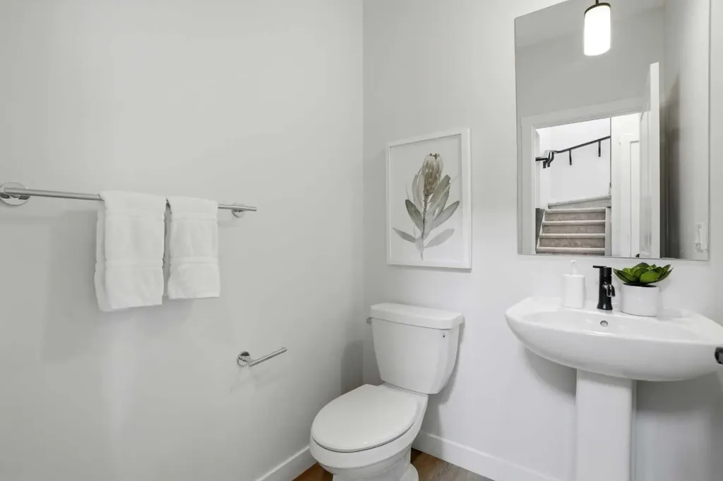 581 Clearwater Heath Chestermere AB T1X 3A5