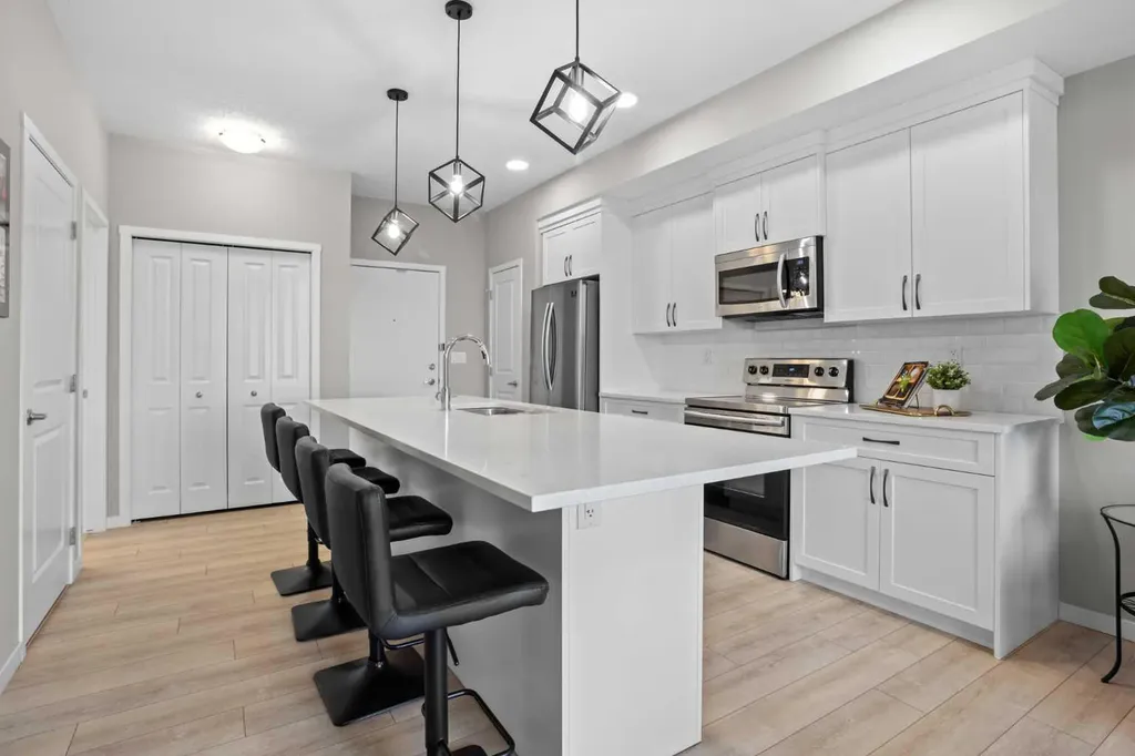 370 Harvest Hills Common NE Calgary AB T3K 2M8