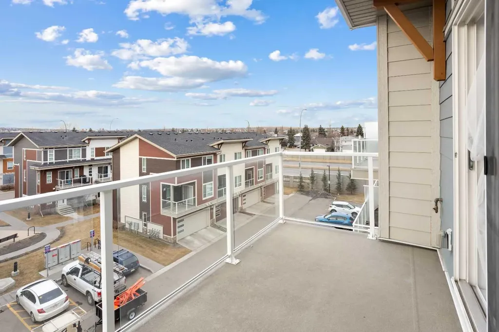 370 Harvest Hills Common NE Calgary AB T3K 2M8