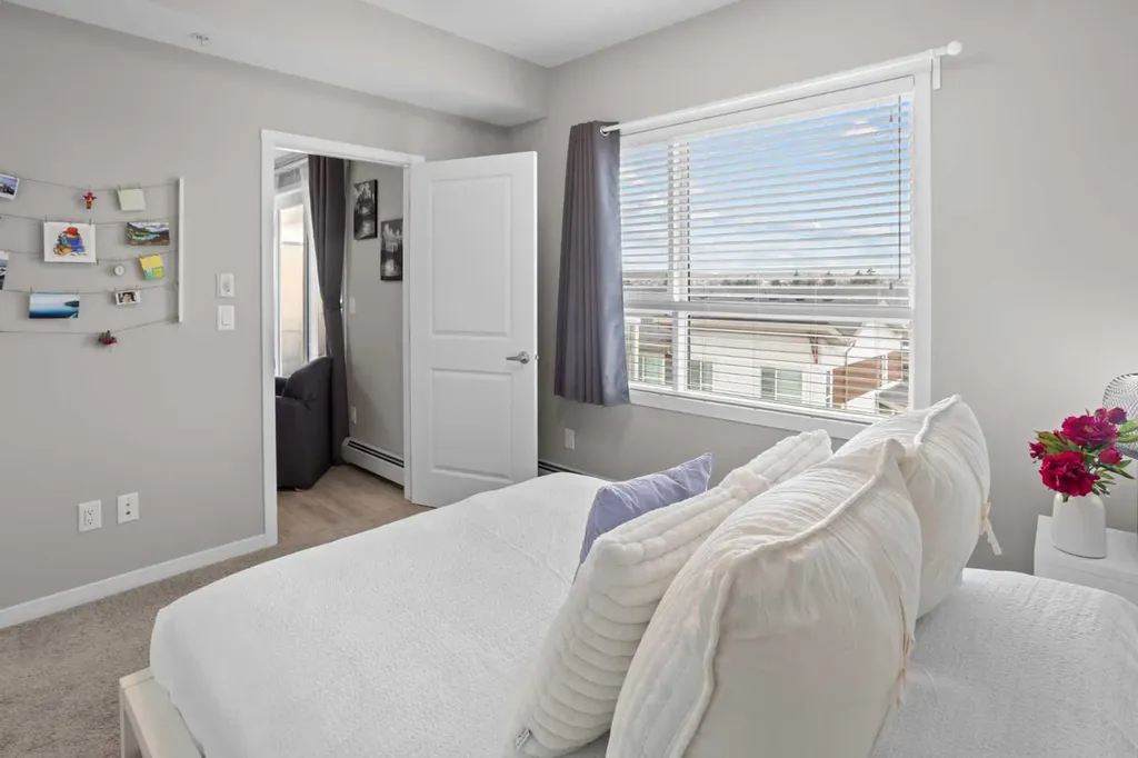 370 Harvest Hills Common NE Calgary AB T3K 2M8