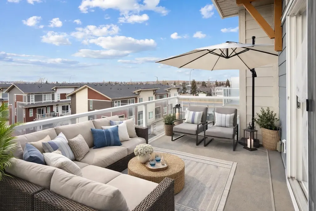 370 Harvest Hills Common NE Calgary AB T3K 2M8