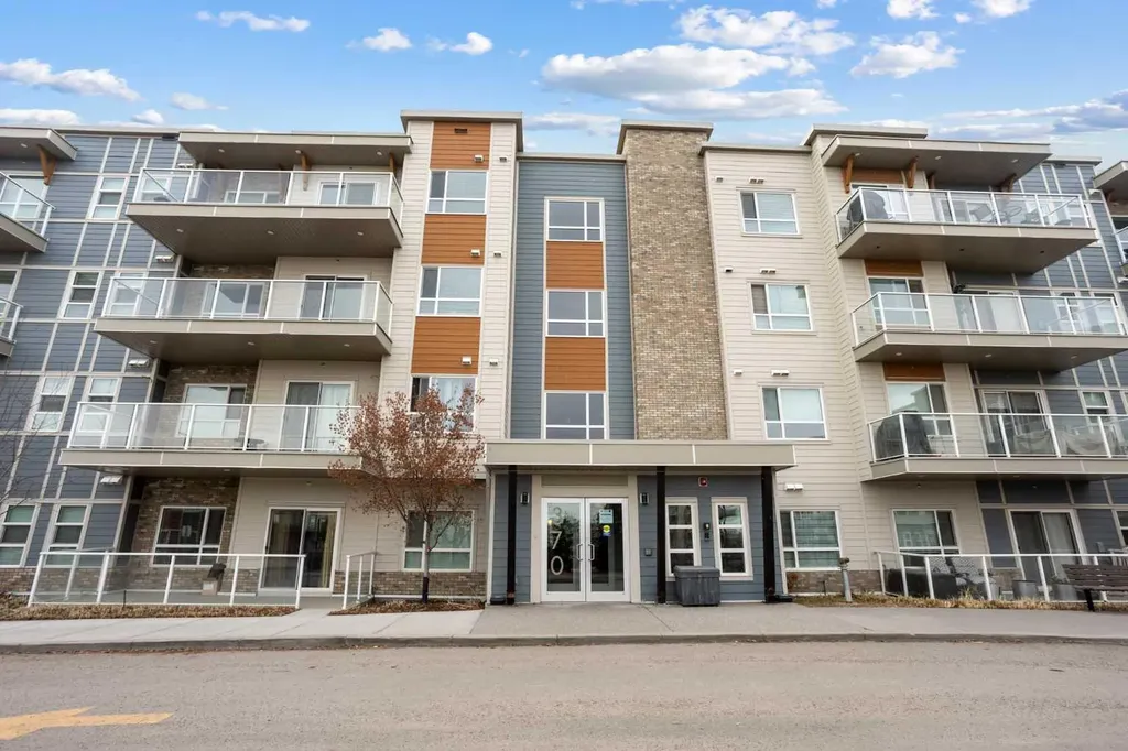 370 Harvest Hills Common NE Calgary AB T3K 2M8