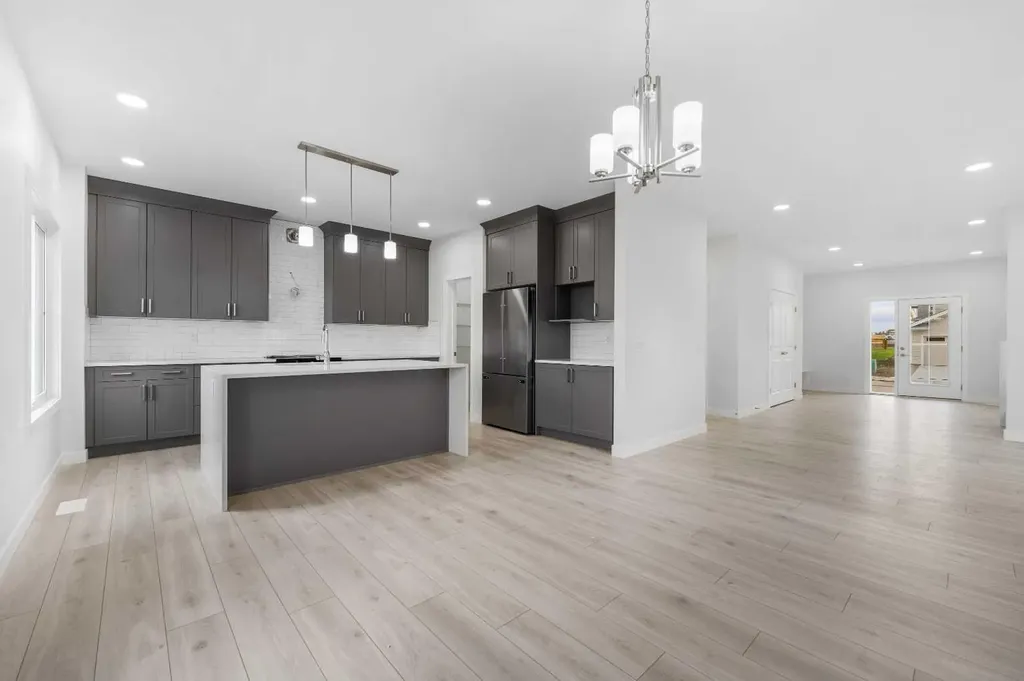 142 Sunstone Way Balzac AB T4B 5T5