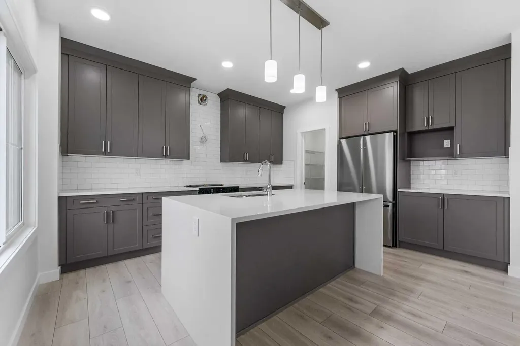142 Sunstone Way Balzac AB T4B 5T5