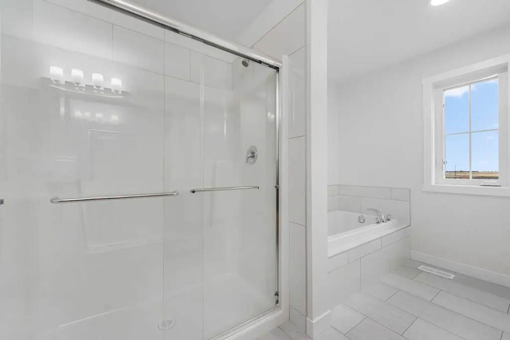 142 Sunstone Way Balzac AB T4B 5T5