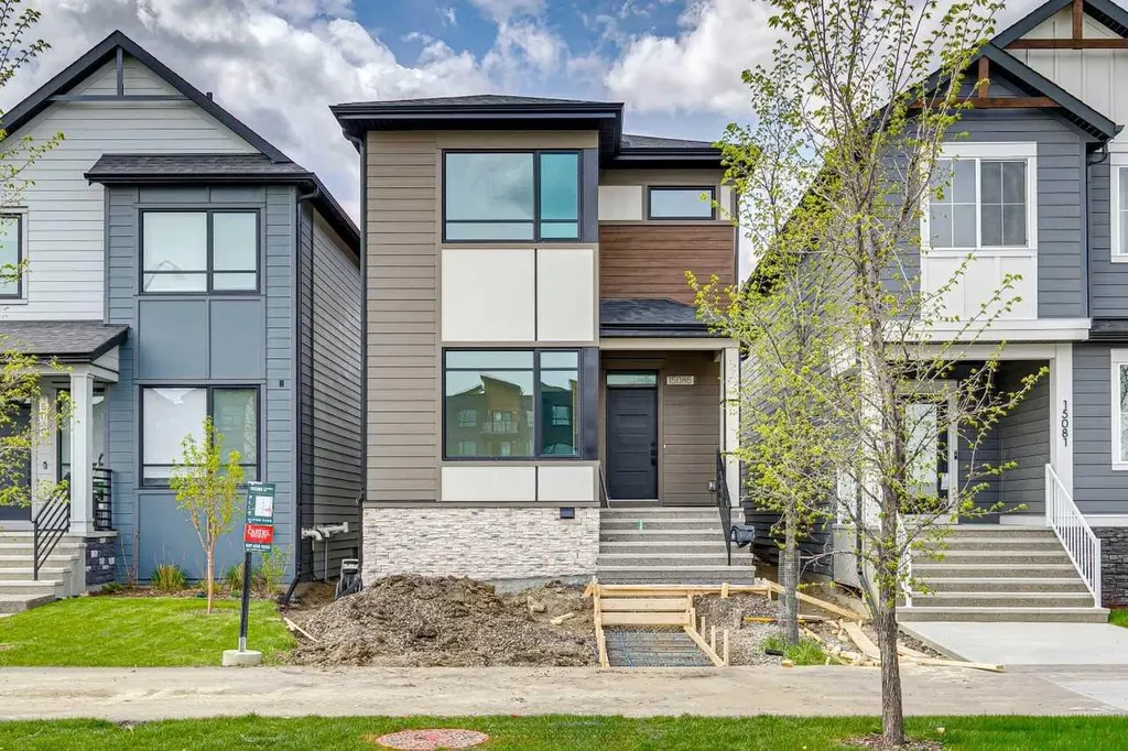 15085 37 Street SW Calgary AB T2Y 0R7