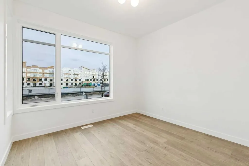 15085 37 Street SW Calgary AB T2Y 0R7