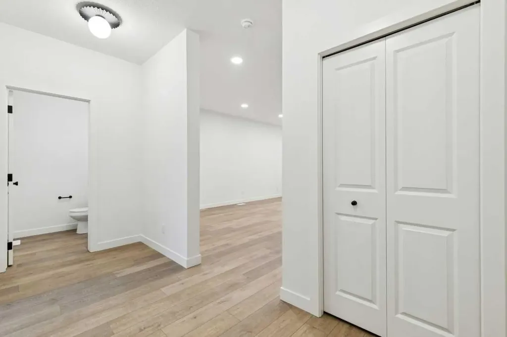 15085 37 Street SW Calgary AB T2Y 0R7