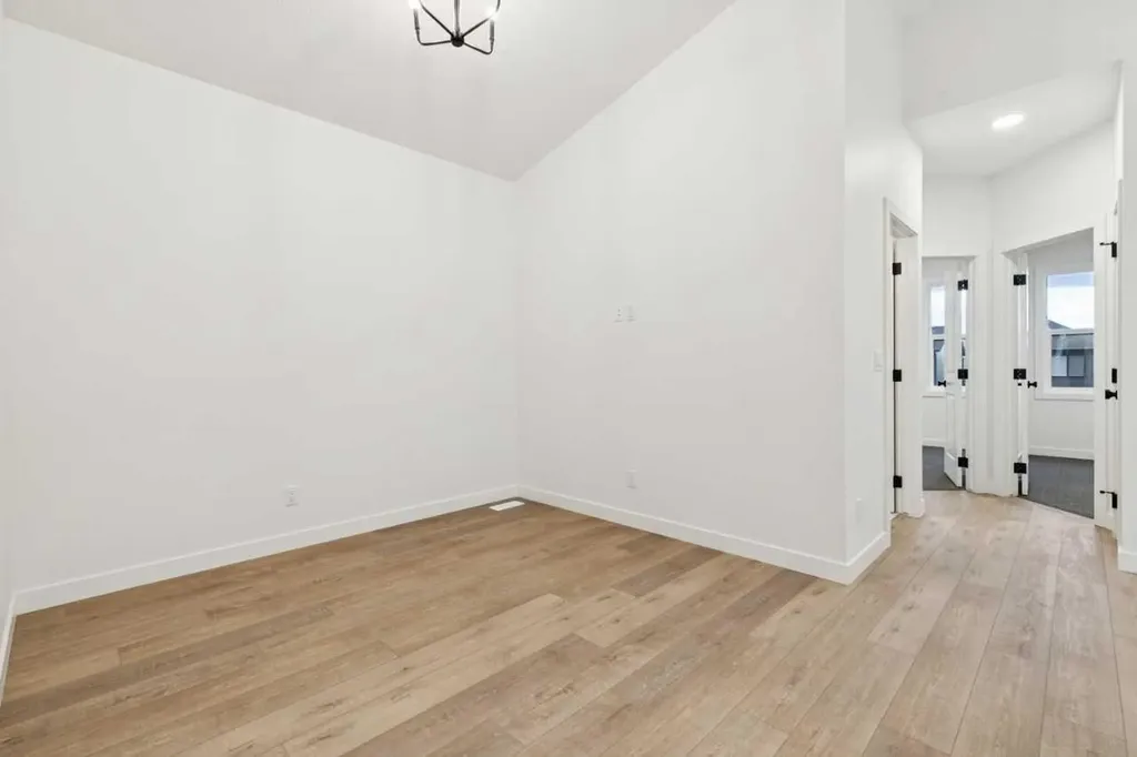 15085 37 Street SW Calgary AB T2Y 0R7