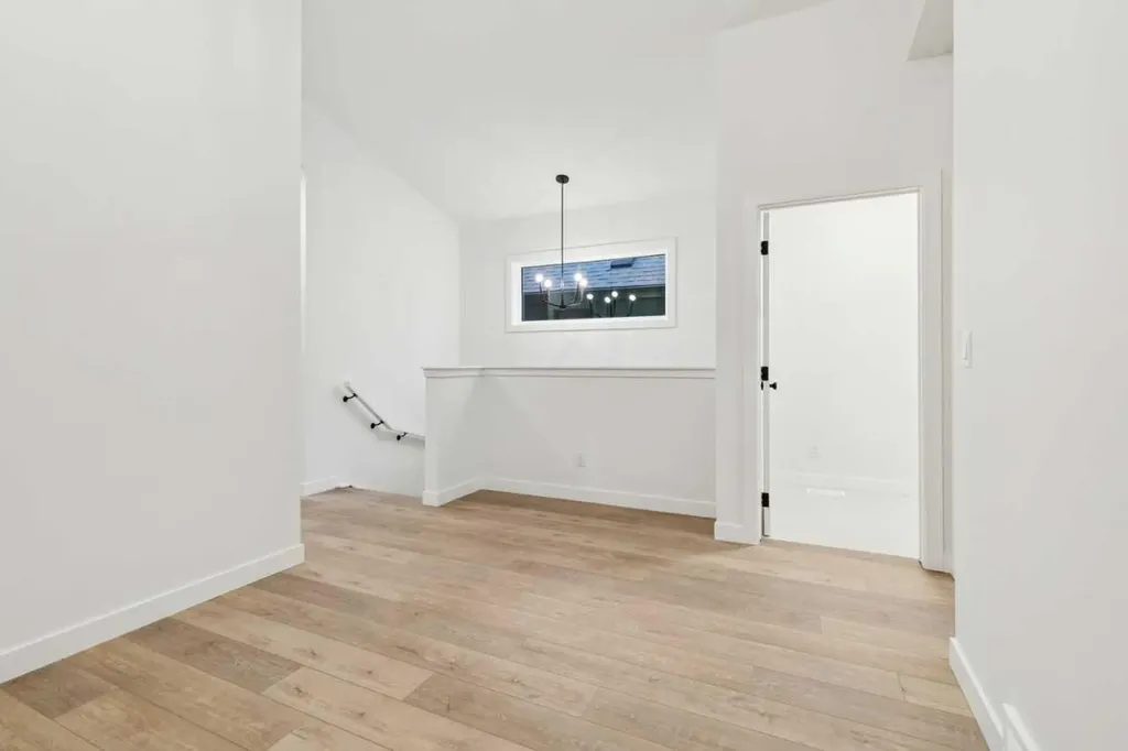 15085 37 Street SW Calgary AB T2Y 0R7