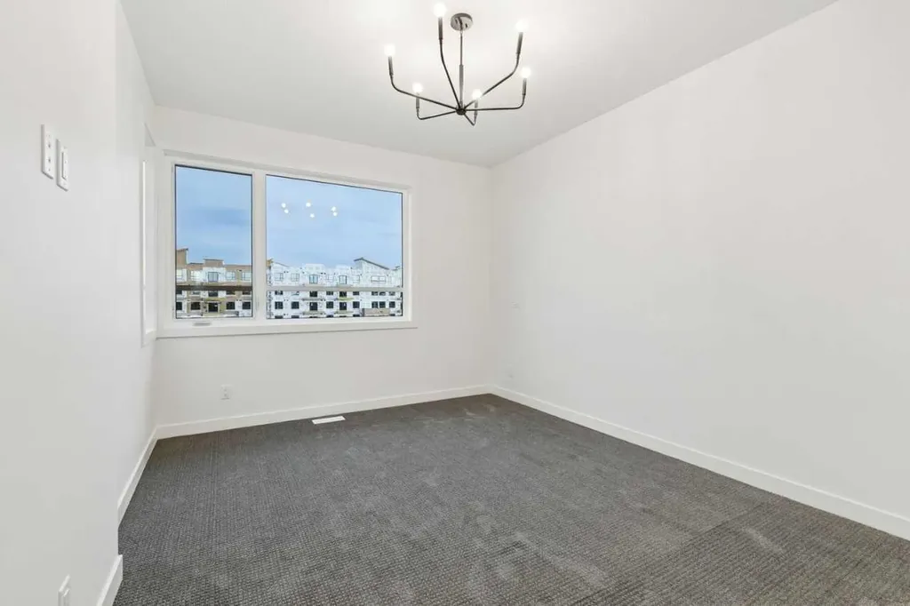 15085 37 Street SW Calgary AB T2Y 0R7