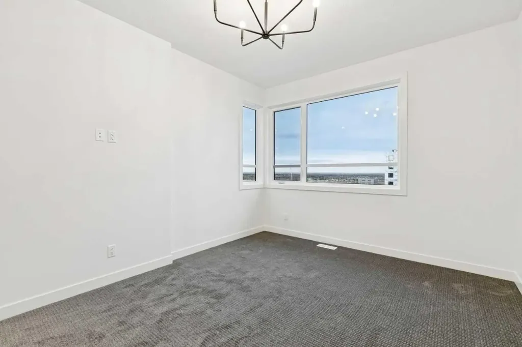 15085 37 Street SW Calgary AB T2Y 0R7