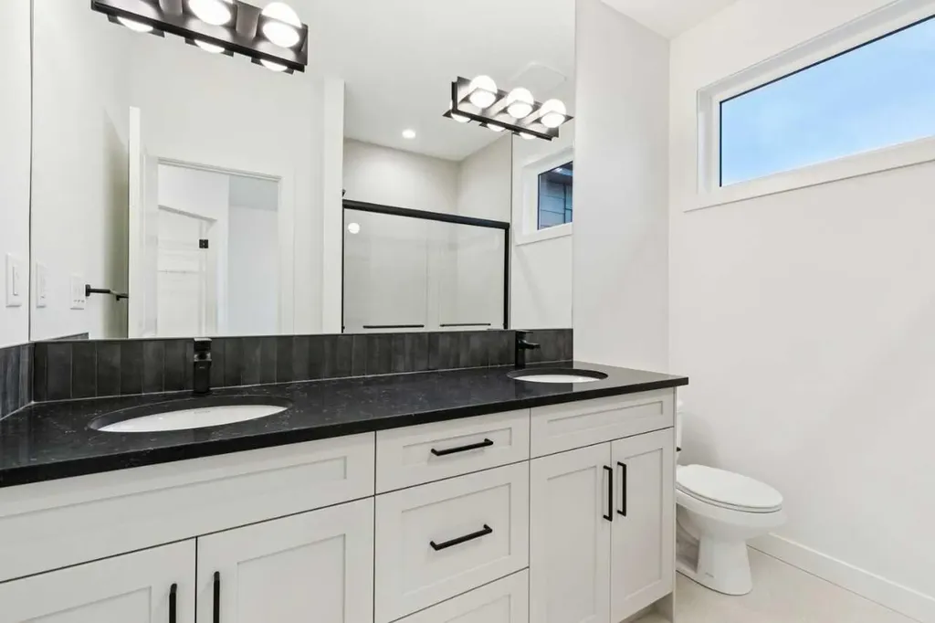 15085 37 Street SW Calgary AB T2Y 0R7