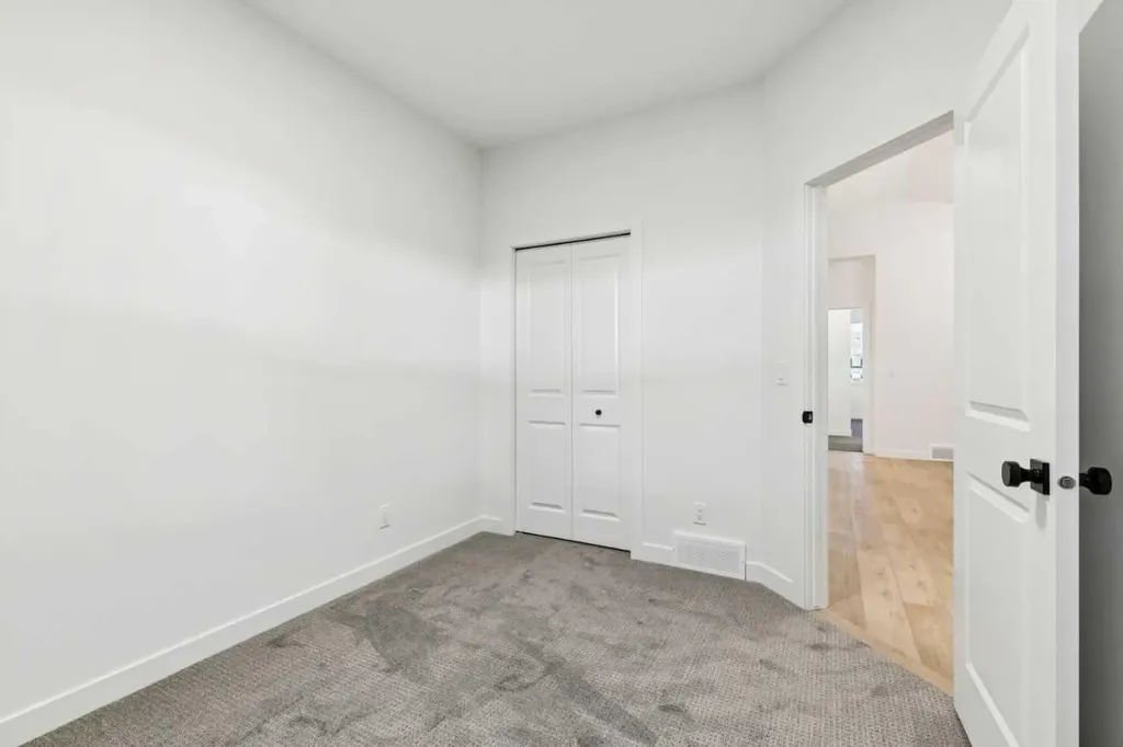 15085 37 Street SW Calgary AB T2Y 0R7