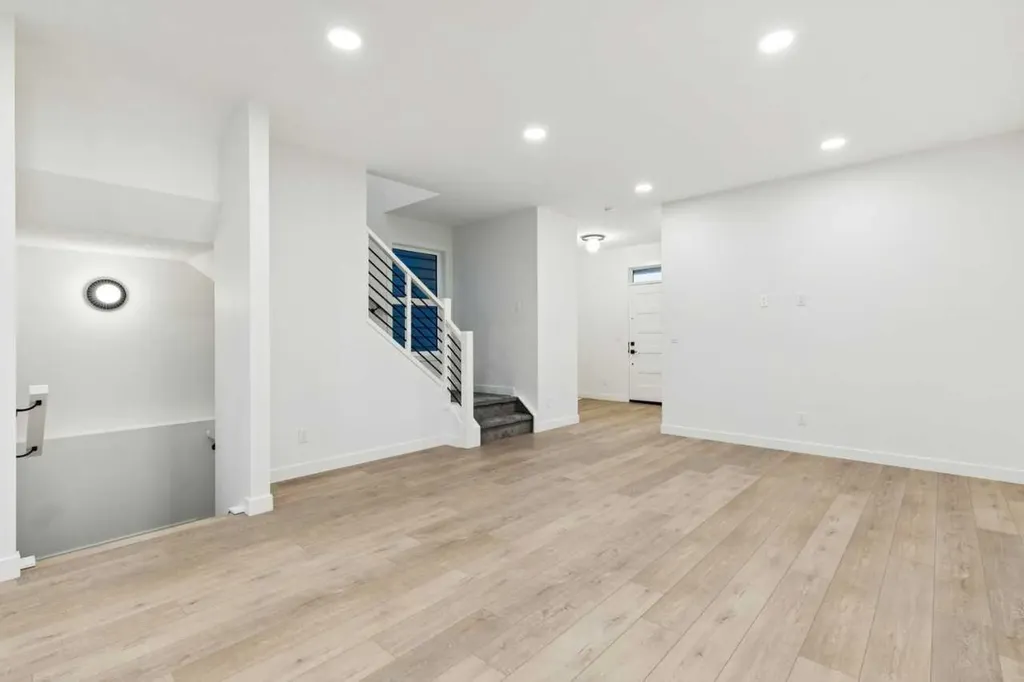 15085 37 Street SW Calgary AB T2Y 0R7