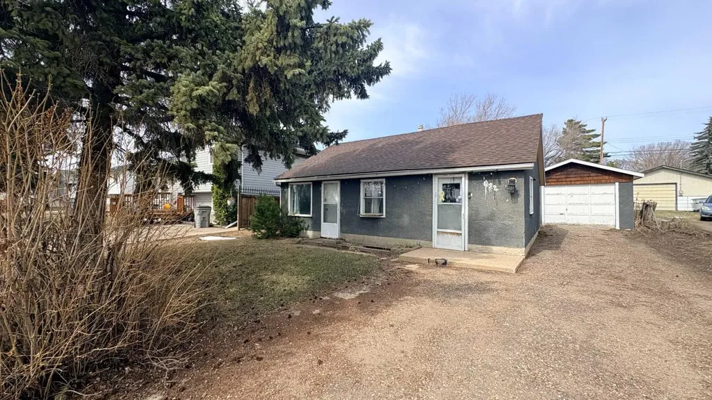 622 5 Avenue Wainwright AB T9W 1B1