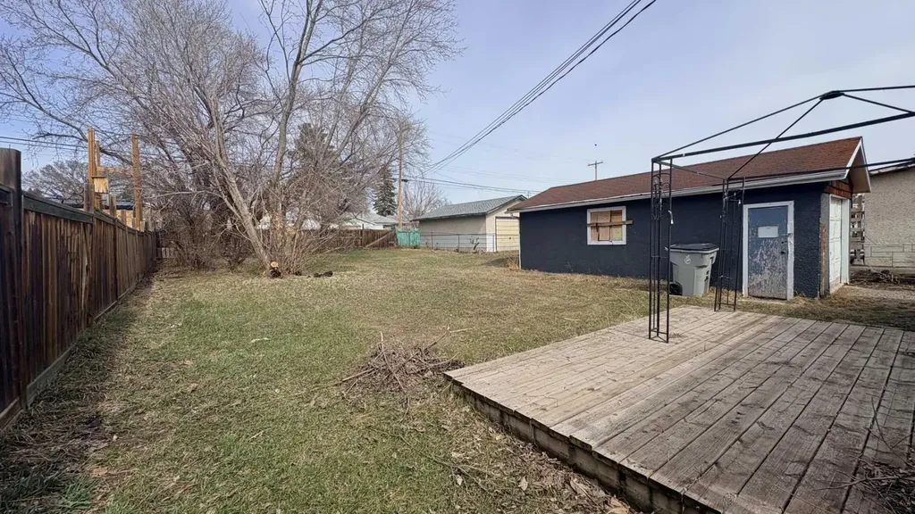 622 5 Avenue Wainwright AB T9W 1B1