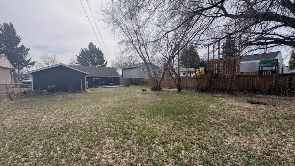 622 5 Avenue Wainwright AB T9W 1B1
