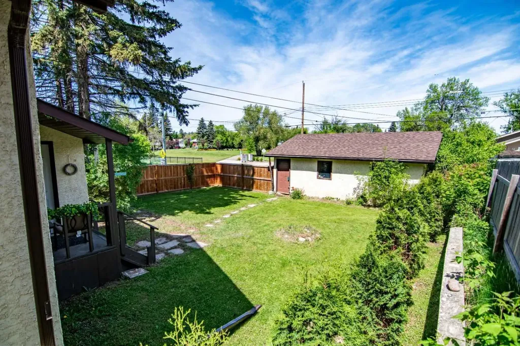 5120 53 Avenue Ponoka AB T4J 1H1